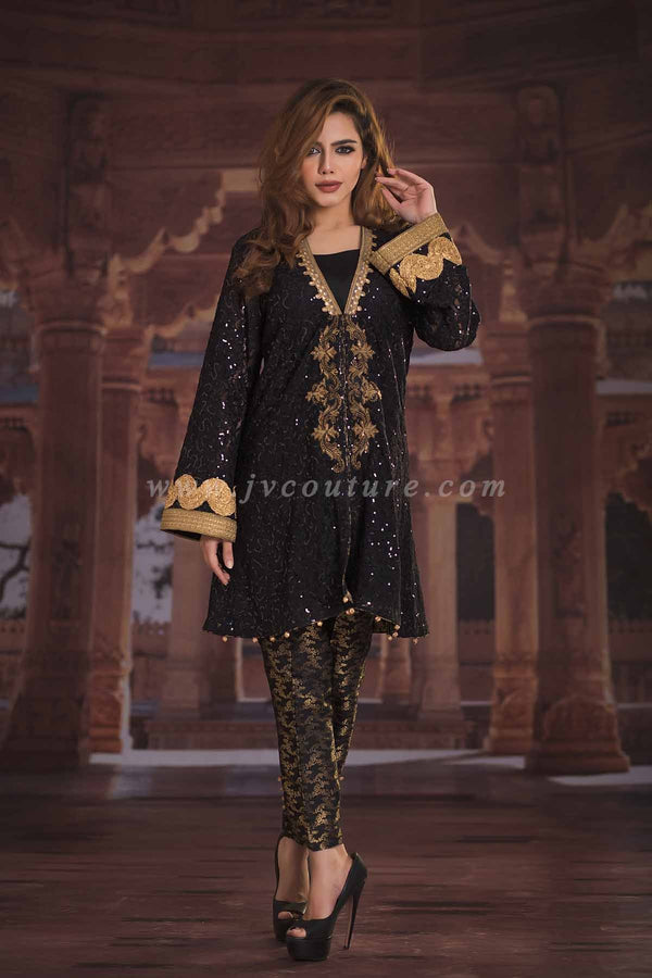 BLACK SEQUENCE NET WITH BODY EMB AND JAMAWAR TROUSER